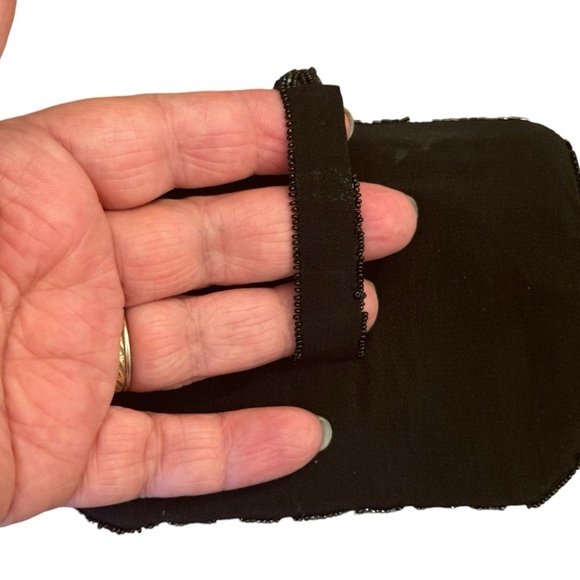 Vintage small black beaded clutch - Picture 4 of 7